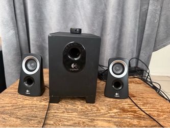Logitech X-210 2.1 Computer Speakers with Subwoofer