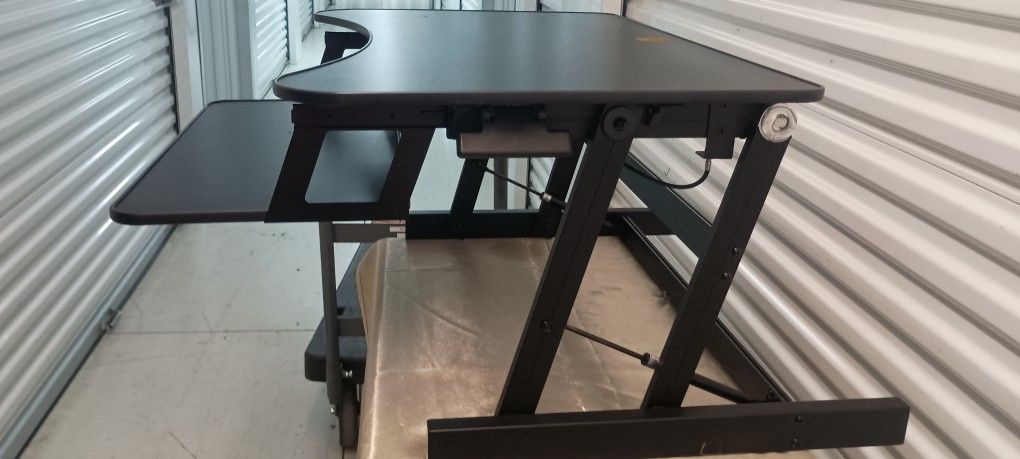 Adjustable Ergo Standing Desk - Black