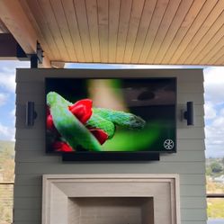 55-inch SAMSUNG QLED LST7D Outdoor TV 4K Smart UHD HDR 