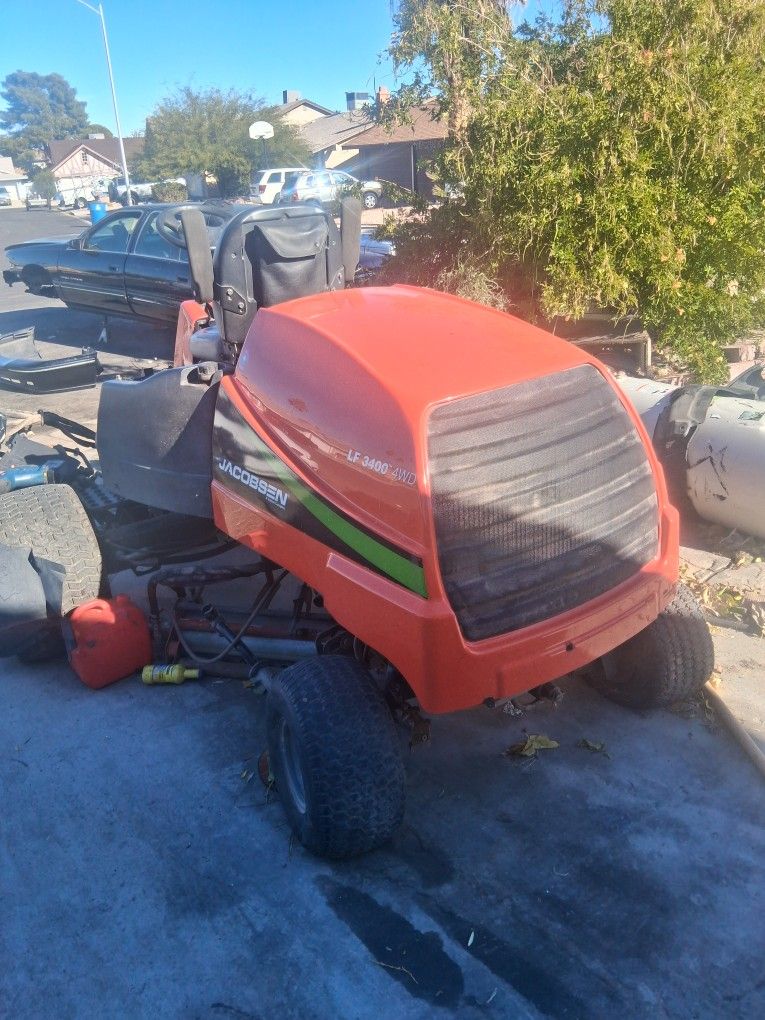 Jacobsen  Lf 3400  Desel Hydrolick Tractor 