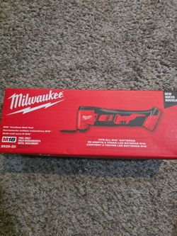 Milwaukee M18 Cordless Multi-Tool 2626-20