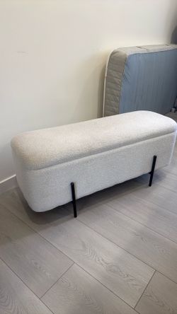 Modern Bouclé Storage Bench – Excellent Condition