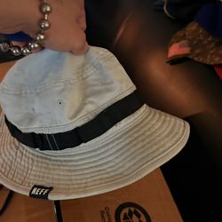 bucket hat