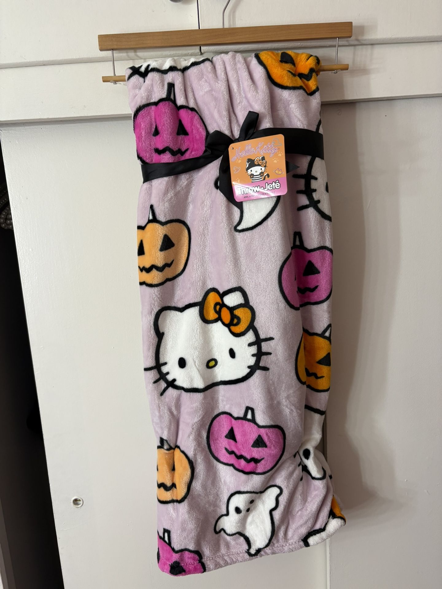 Hello Kitty Halloween Blanket