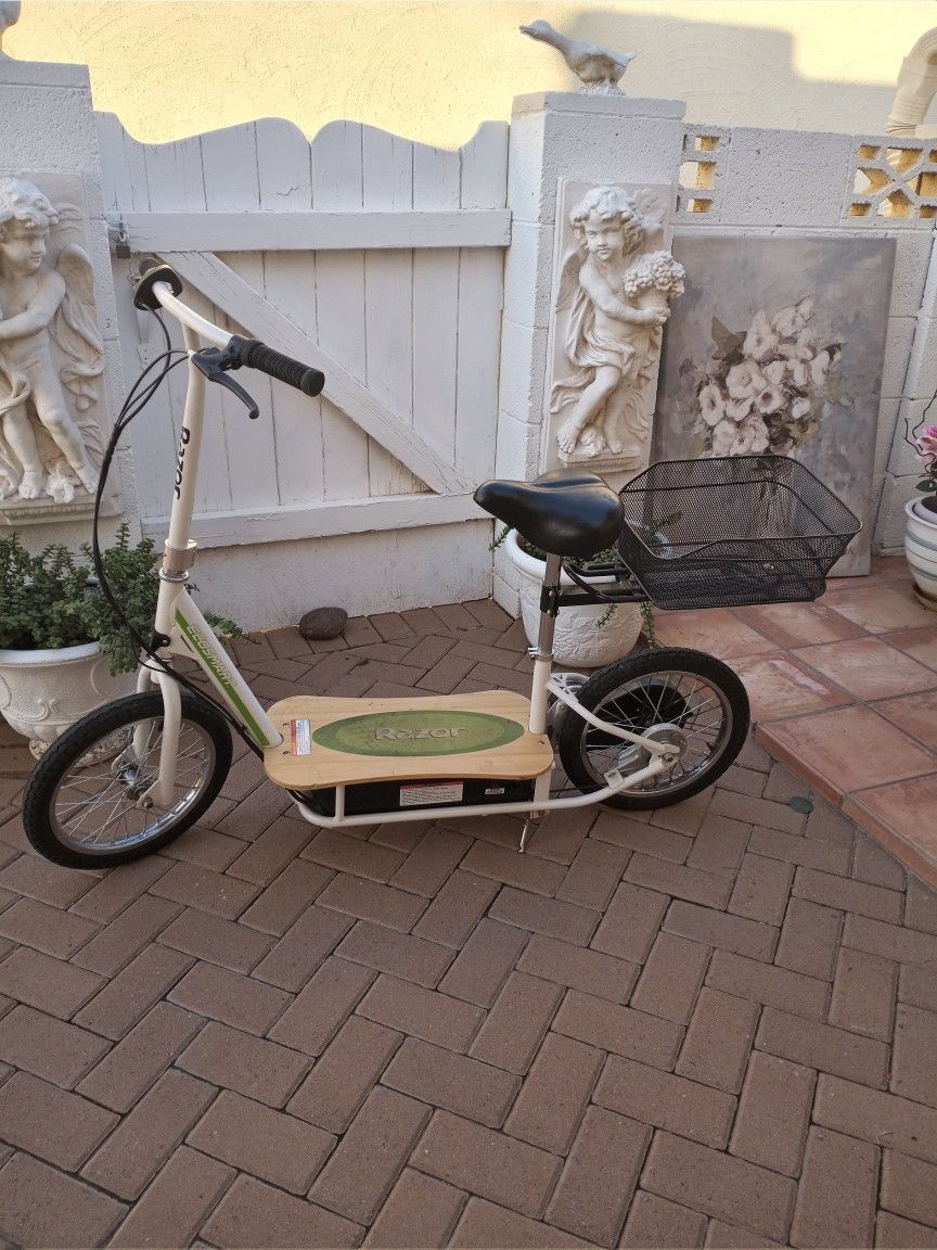 Razor Ecosmart Metro Electric Scooter Excellent Condition