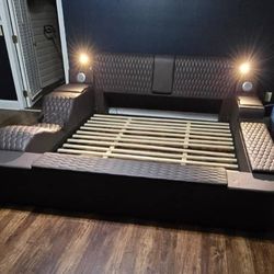 Queen bed!!!Ask For Price!!!Preguntar Por Precio 