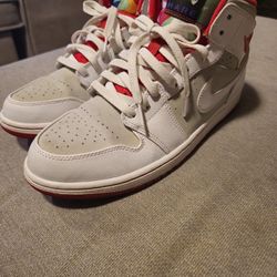 Jordan 1 Mid LE "Hare" Aka Bugs Bunny