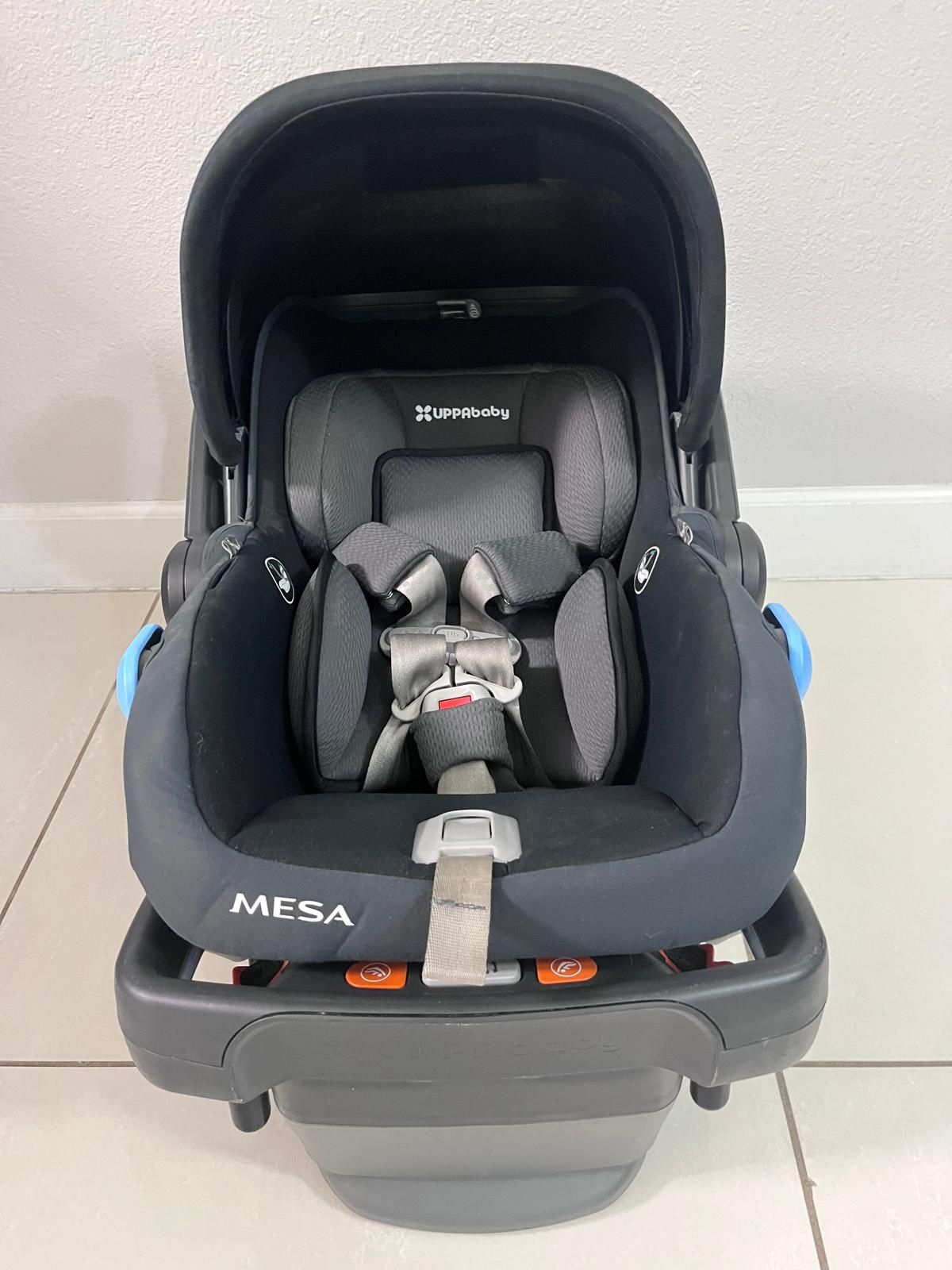 UPPAbaby Mesa V2 Infant Car Seat & Travel bag