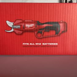 Milwaukee M12 Pruning Shears 