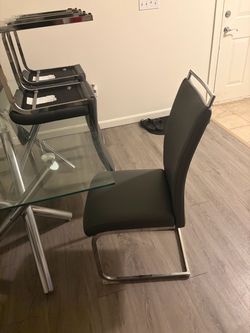 SKyLar Glass dining room table set