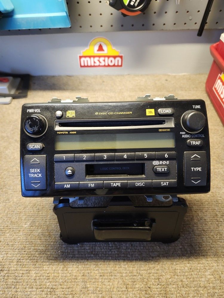 AM FM Radio.
And cassette and CD player