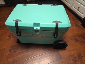 Maluna 50 Quart Wheeled Hard Cooler Sea Foam Green