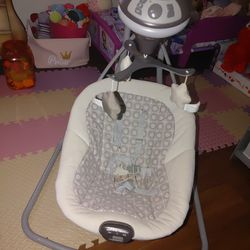Graco Baby Swing 