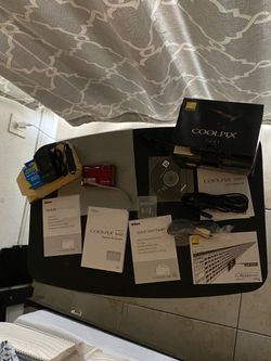 Nikon Coolpix S60 Digital Camera   Like New | Complete Bundle