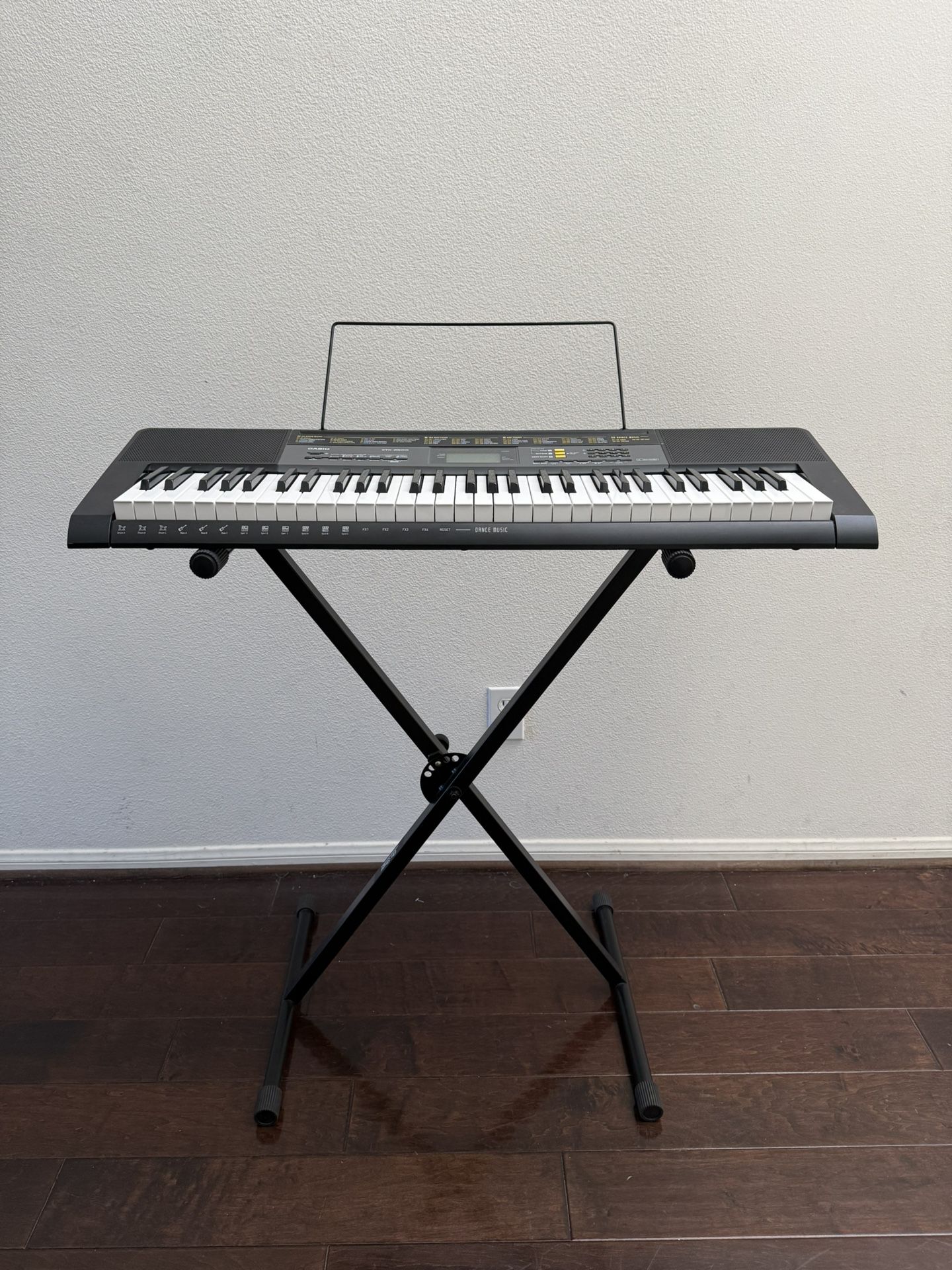 CASIO CTK-2500 PIANO KEYBOARD AND STAND