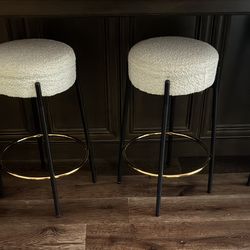 4 Counter Height Stools 