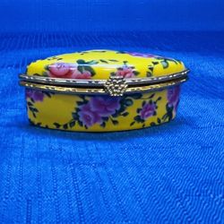 Lovely Vintage  Limoges Style Hinged Jewelry/trinket Box 