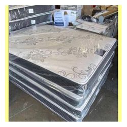 Queen size mattress/ Colchon