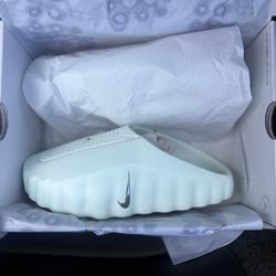 Nike Mind Barley Green (woman’s ) 
