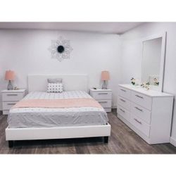 Bed, Dresser with Mirror and 2 Nightstands 