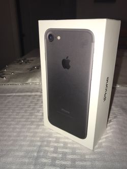 iPhone7 BOX with iPhone7 Charger USB.