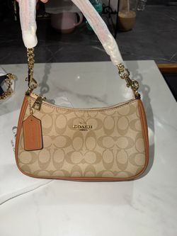 Coach Signature Shoulder Bag