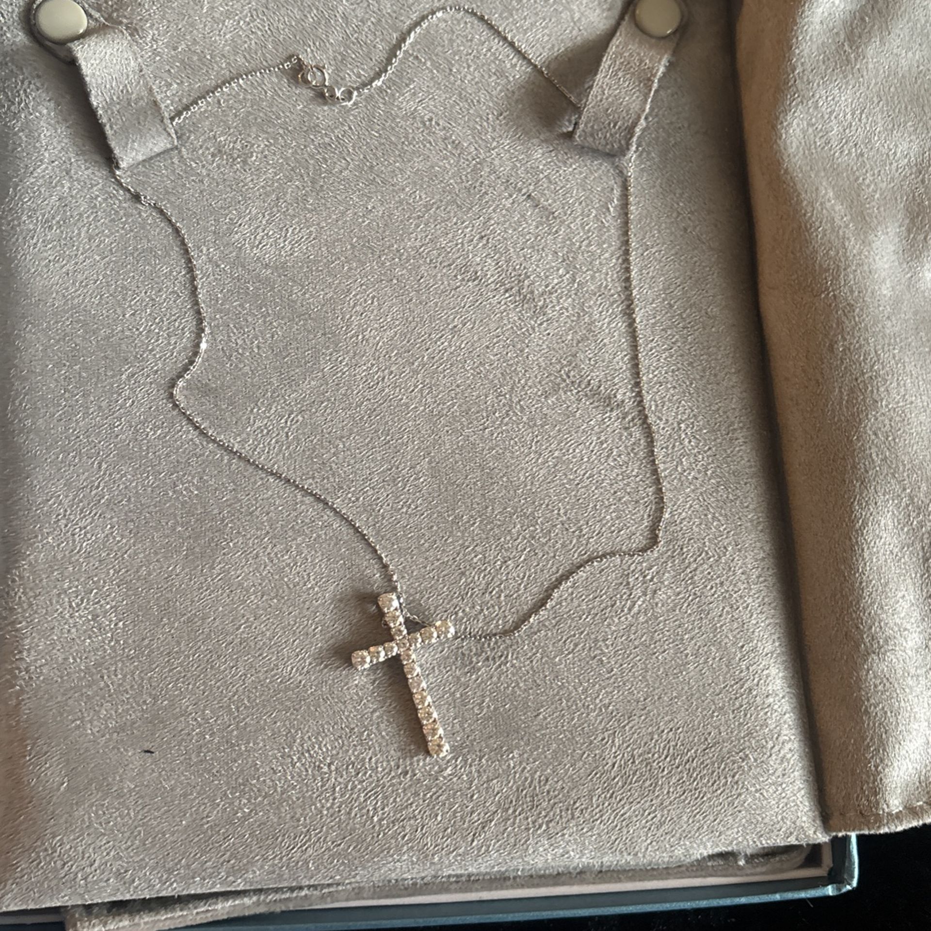 14k WG DIAMOND CROSS PENDANT