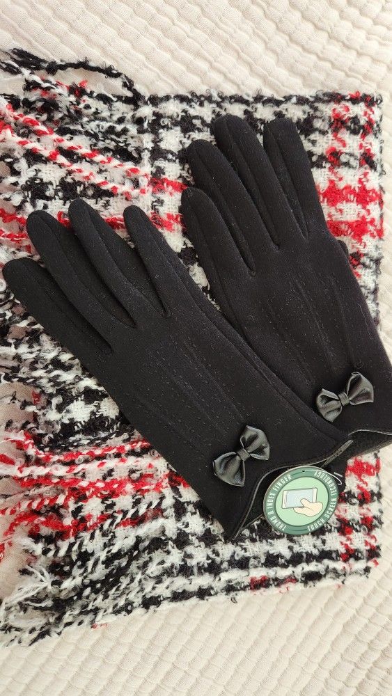 Ladies Scarf and Gloves