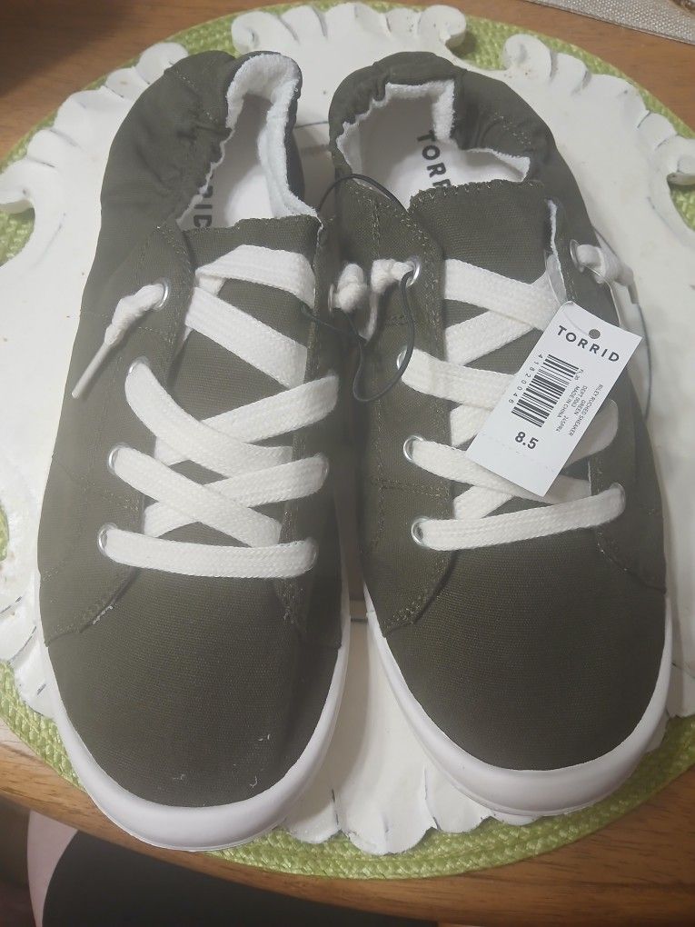 Torrid Green Sneakers, Size 8.5