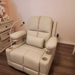 [Effectively New] Mamazing Lullapod Electric Gliding Recliner