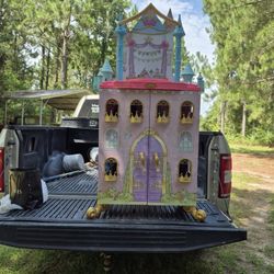 Barbie Dream House 