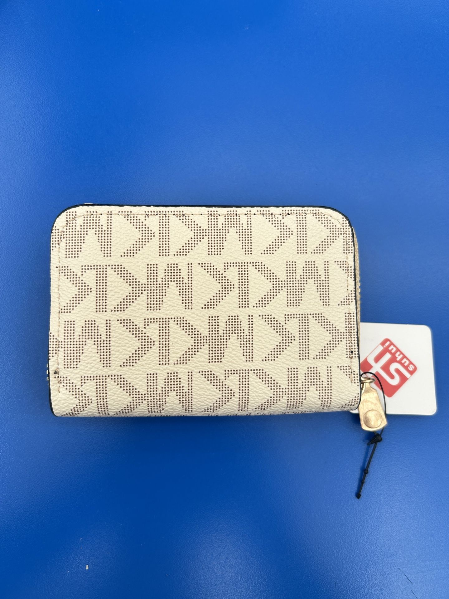 NWT Women fashion wallet