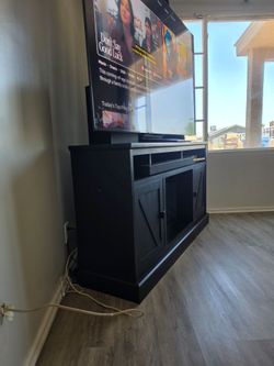 Entertainment center