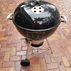 Webber Original Charcoal Grill 22"