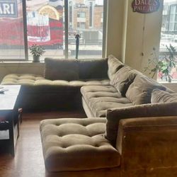 🚚 FREE DELIVERY ! Beautiful Brown Tufted Sectional Couch