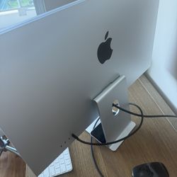 Apple Studio Display