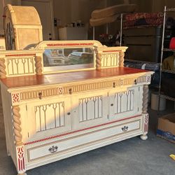 Buffet. Chalk Painted