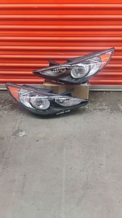 Headlight Assembly Compatible with Hyundai Sonata Sedan 4-Door 2011-2014