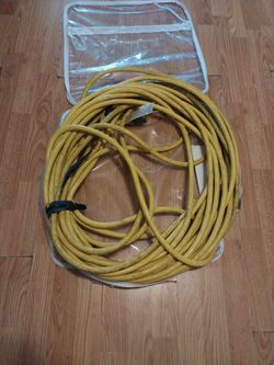 100 Feet. Heavy Duty Thick Extension Cord
