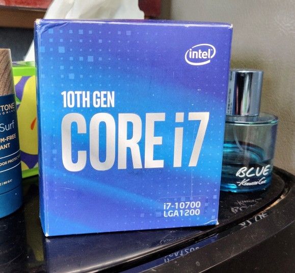 **L@@K** LIKE NEW INTEL CORE I7- 10700 (8 Cores 16 Threads Up To 4.8 GHZ)