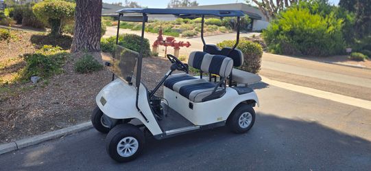 EZGO TXT GOLF CART 4 SEATER good batteries