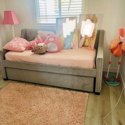 Twin Day Bed with Trundle
