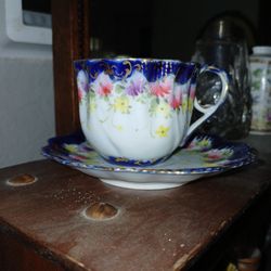 Antique Gold Rim Scalloped Floral Tea Cup And Saucer
