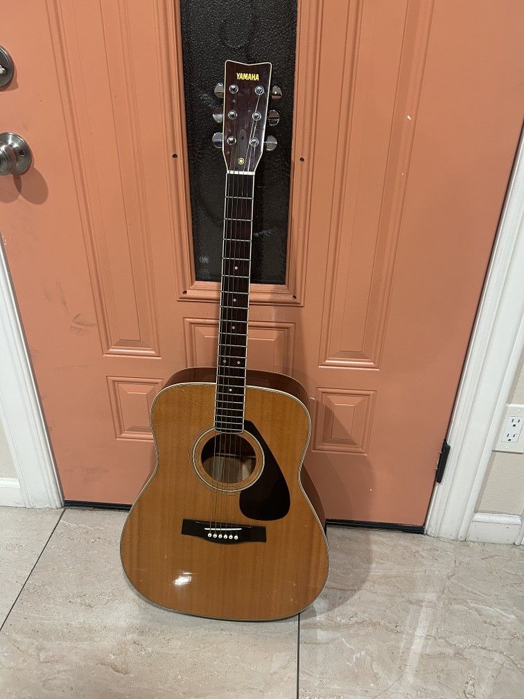 Yamaha Guitar