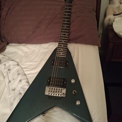 Kramer Striker Flying V  And padal Board  See Photos  