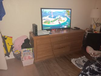 Dresser And 2 Night Stands