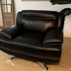 Modern Leather Sofa and Armchairs – Excellent Condition