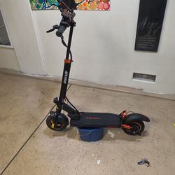 Ienrid M4pros+ 30 Mph Comes Charged With Charger.  Rear Tire Is Flat My Loss Your Gain.