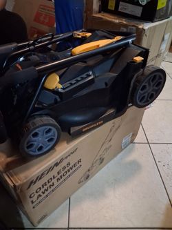 Hein cordless lawnmower