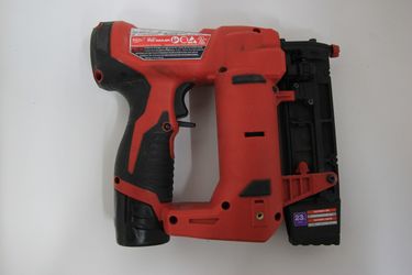 Milwaukee 2540-20 M12 23 Gauge Cordless Pin Nailer W/Battery